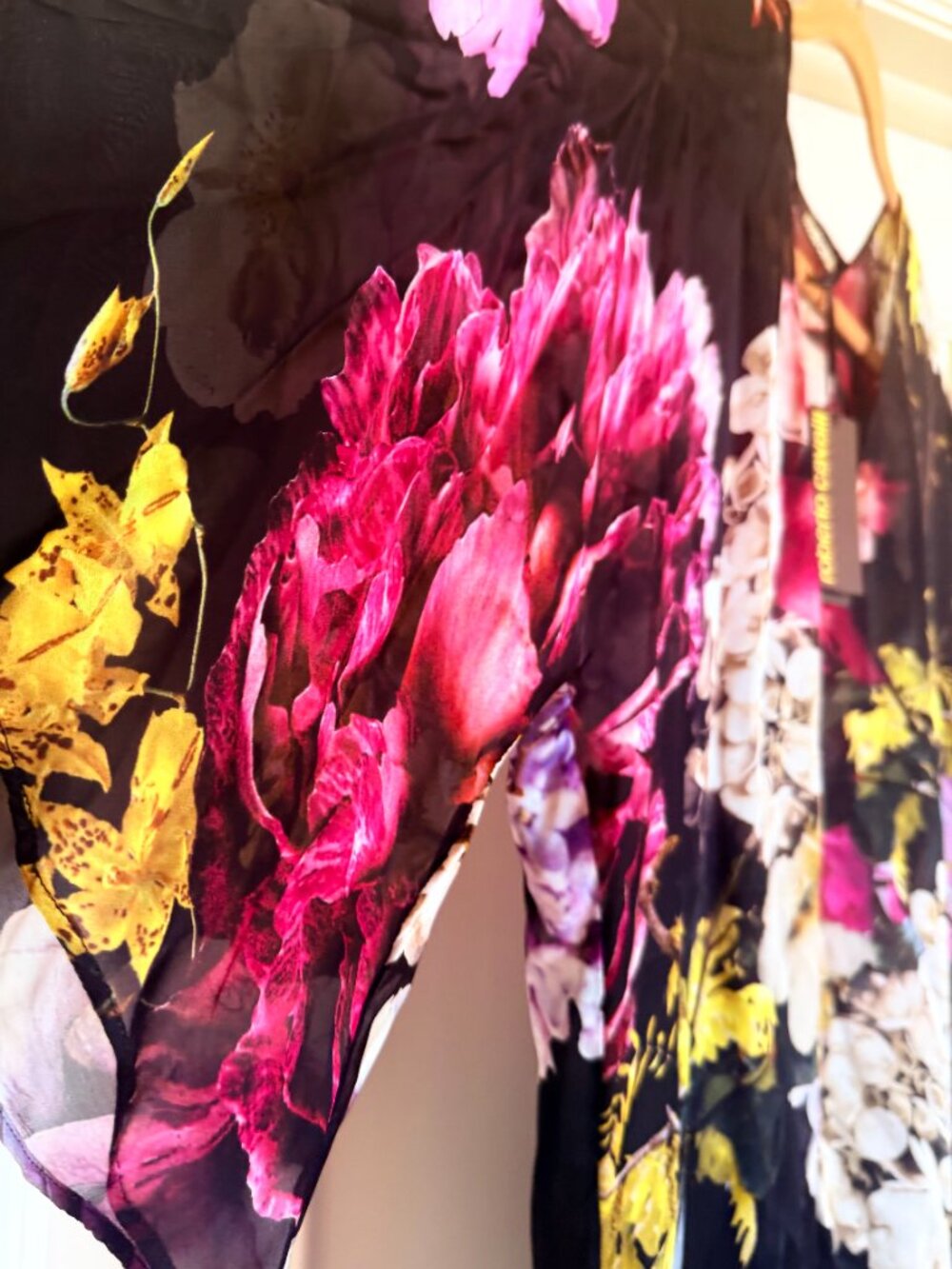 Roberto Cavalli NWT Black Floral Sheer Silk Chiffon Tunic Blouse V-Neck Size 46 - Picture 5 of 9
